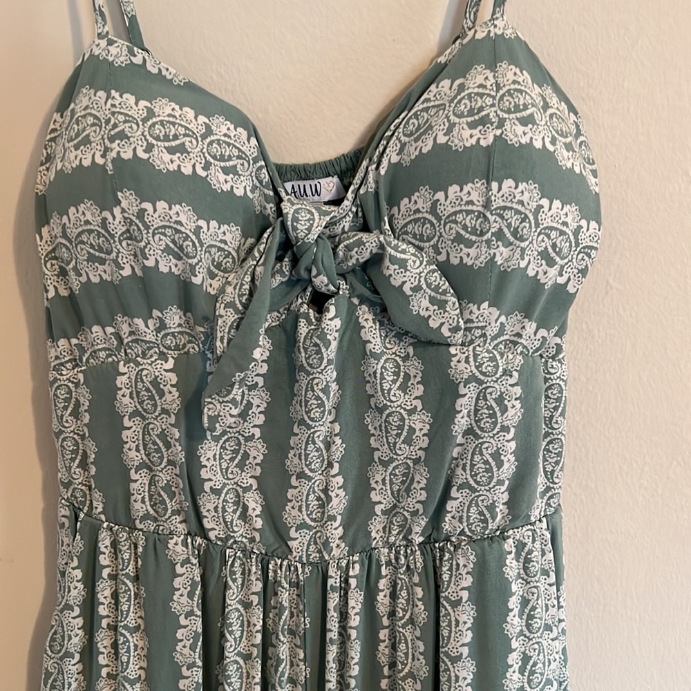 Women’s jumpsuit with pockets. Size US Medium (6-8). - Picture 4 of 5